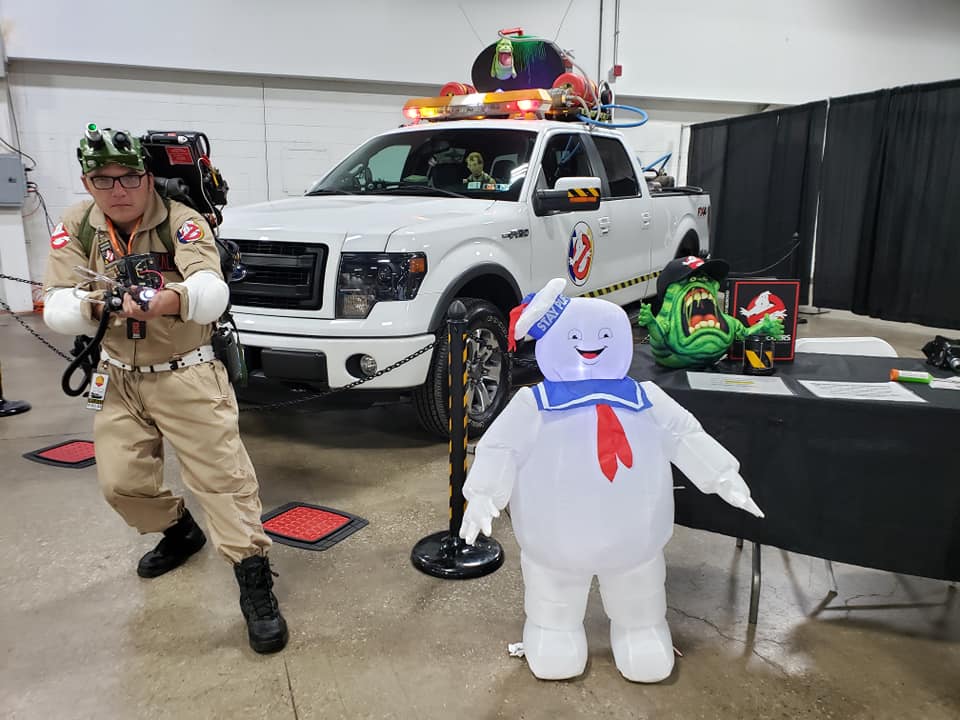 Ghost_Buster_and_Ecto_at_Thy_Geekdom_Con_